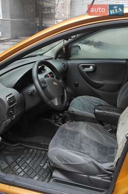 Хэтчбек Opel Corsa 2003 в 