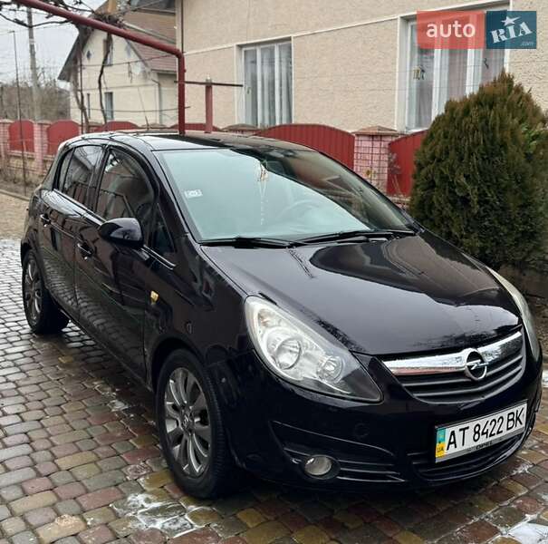 Хетчбек Opel Corsa 2010 в Богородчанах