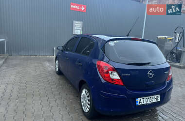 Хэтчбек Opel Corsa 2009 в 