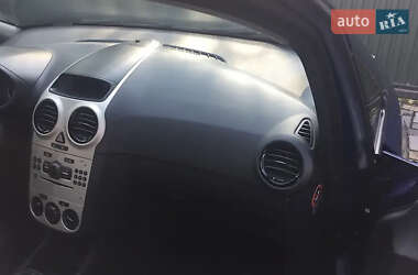 Хэтчбек Opel Corsa 2009 в 