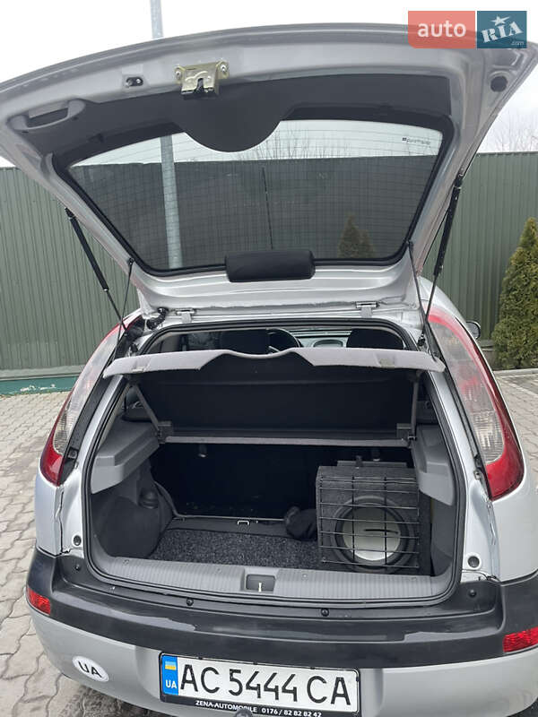 Хэтчбек Opel Corsa 2000 в Владимире