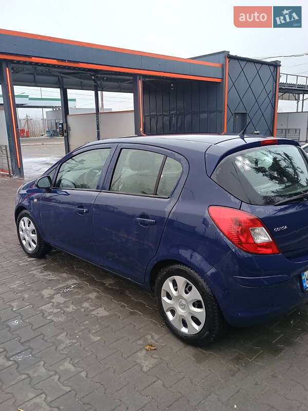 Хэтчбек Opel Corsa 2009 в Буче