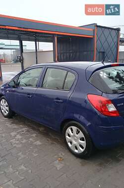 Хэтчбек Opel Corsa 2009 в 