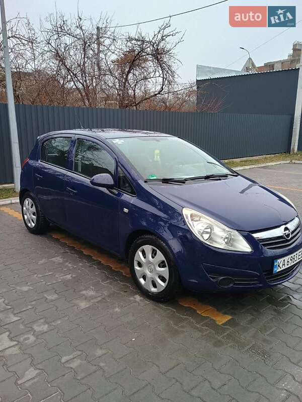 Хэтчбек Opel Corsa 2009 в Буче