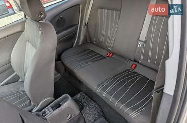 Хэтчбек Opel Corsa 2010 в 