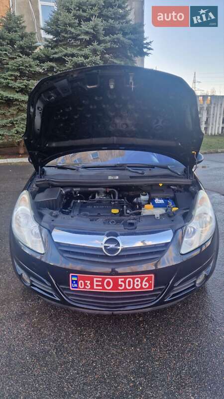 Хэтчбек Opel Corsa 2009 в Николаеве