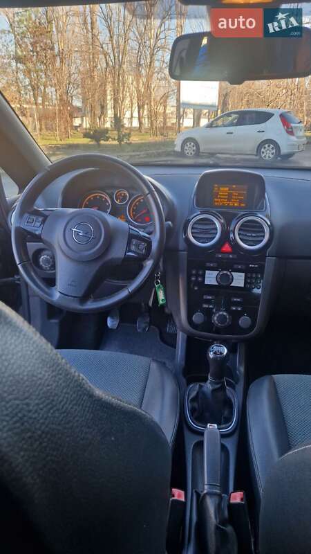 Хэтчбек Opel Corsa 2009 в Николаеве