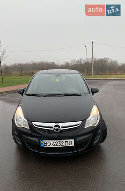 Хэтчбек Opel Corsa 2011 в 