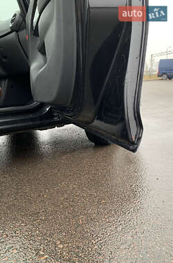Хэтчбек Opel Corsa 2011 в 