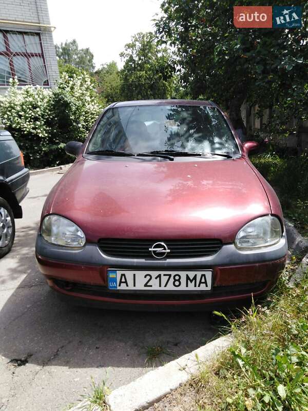 Хетчбек Opel Corsa 2000 в Білій Церкві