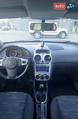 Хэтчбек Opel Corsa 2011 в Виноградове