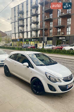 Хэтчбек Opel Corsa 2014 в Львове