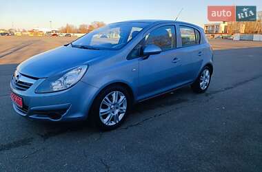 Хэтчбек Opel Corsa 2009 в Киеве