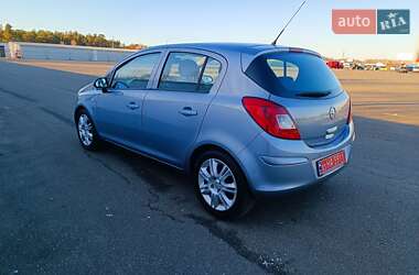 Хэтчбек Opel Corsa 2009 в Киеве