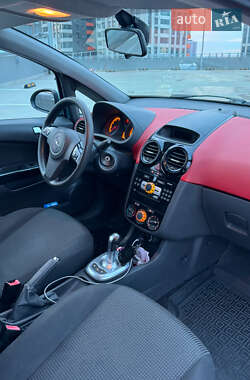 Хэтчбек Opel Corsa 2008 в 