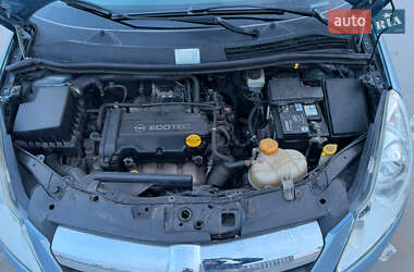 Хэтчбек Opel Corsa 2008 в 