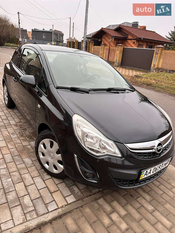 Хэтчбек Opel Corsa 2013 в Киеве