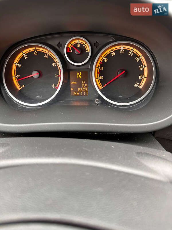 Хэтчбек Opel Corsa 2013 в Киеве