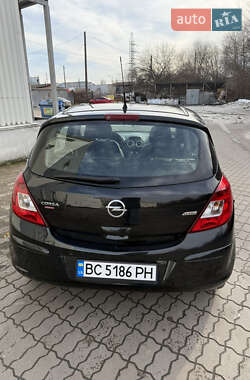 Хэтчбек Opel Corsa 2014 в Львове