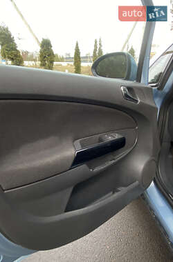 Хэтчбек Opel Corsa 2008 в 