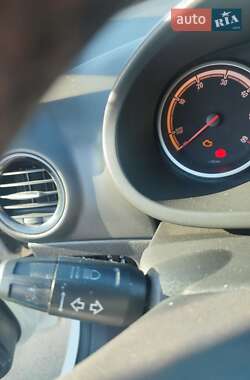 Хэтчбек Opel Corsa 2011 в 