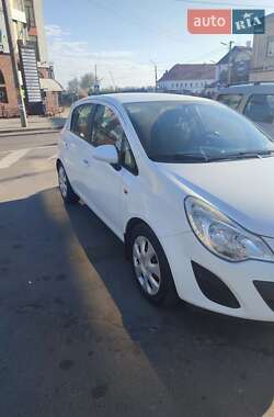 Хэтчбек Opel Corsa 2011 в 