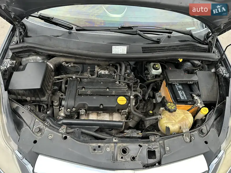 Хэтчбек Opel Corsa 2008 в 