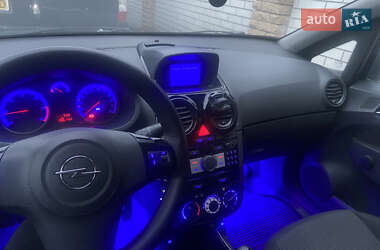 Хетчбек Opel Corsa 2010 в 