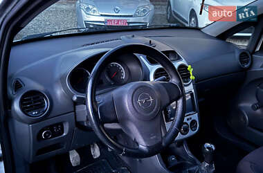 Хэтчбек Opel Corsa 2011 в Стрые