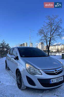 Хэтчбек Opel Corsa 2011 в Киеве