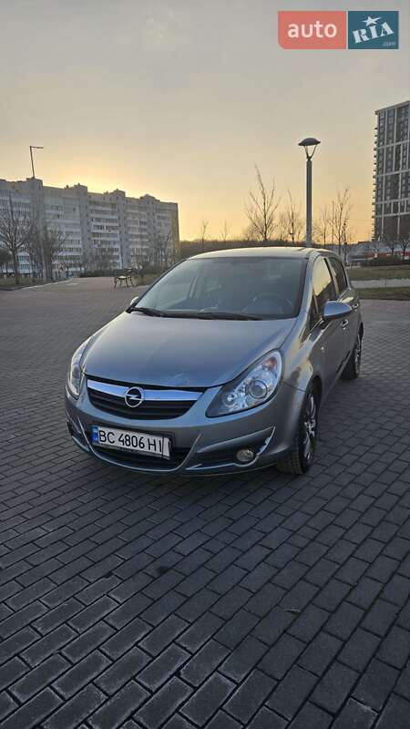 Хэтчбек Opel Corsa 2010 в Львове