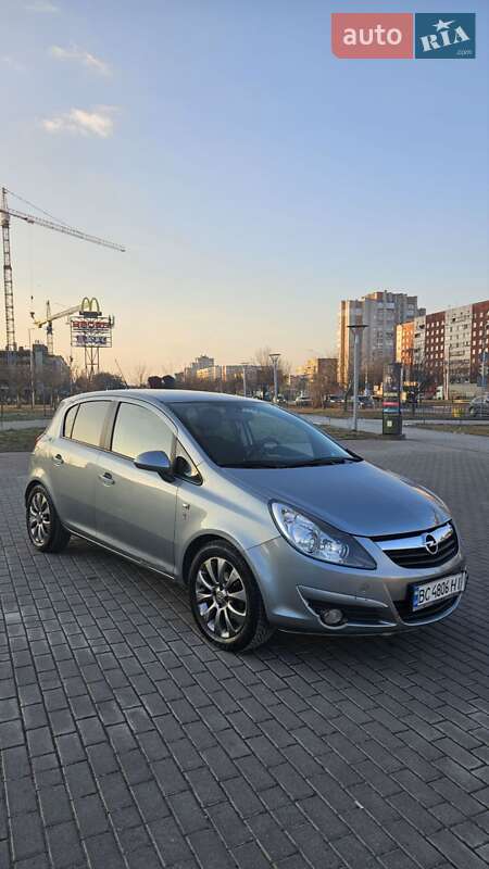 Хэтчбек Opel Corsa 2010 в Львове