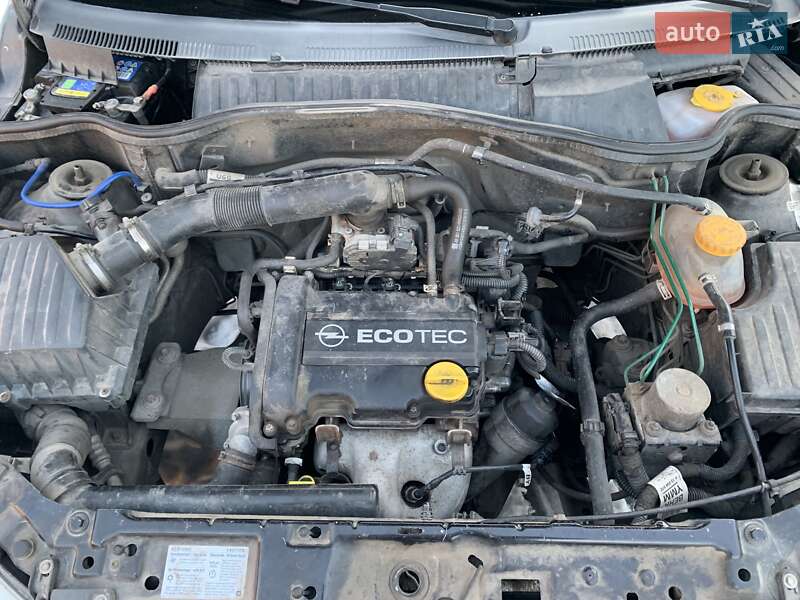 Хетчбек Opel Corsa 2005 в Луцьку
