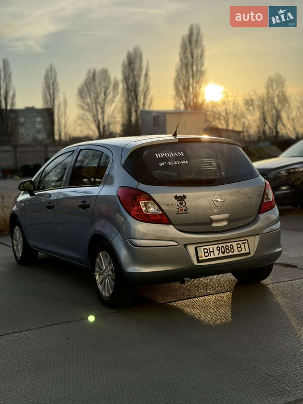 Хэтчбек Opel Corsa 2008 в Одессе