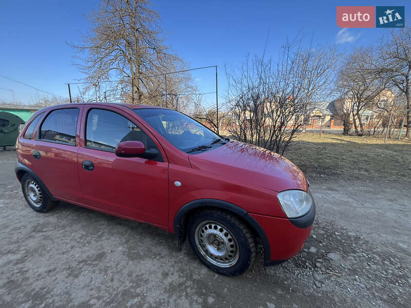Хэтчбек Opel Corsa 2002 в Львове
