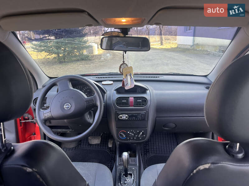 Хэтчбек Opel Corsa 2002 в Львове