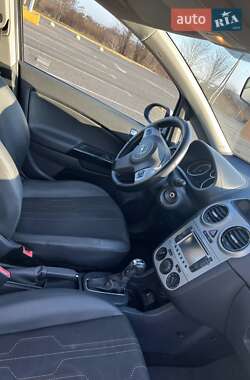 Хэтчбек Opel Corsa 2012 в Черновцах