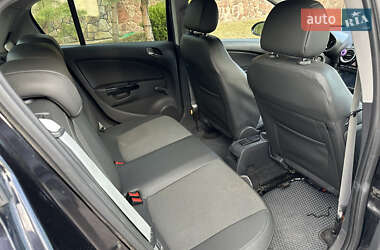 Хэтчбек Opel Corsa 2009 в 