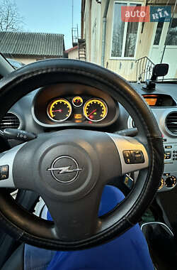 Хетчбек Opel Corsa 2009 в 