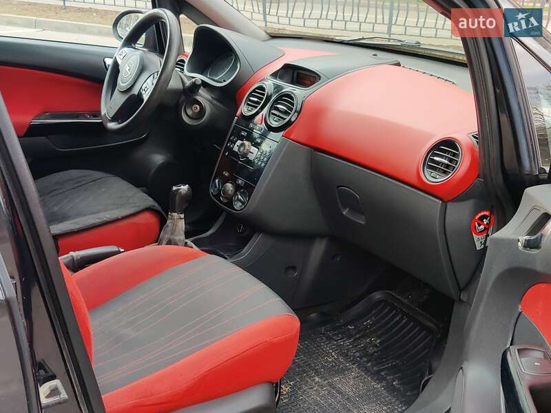 Хэтчбек Opel Corsa 2006 в Харькове