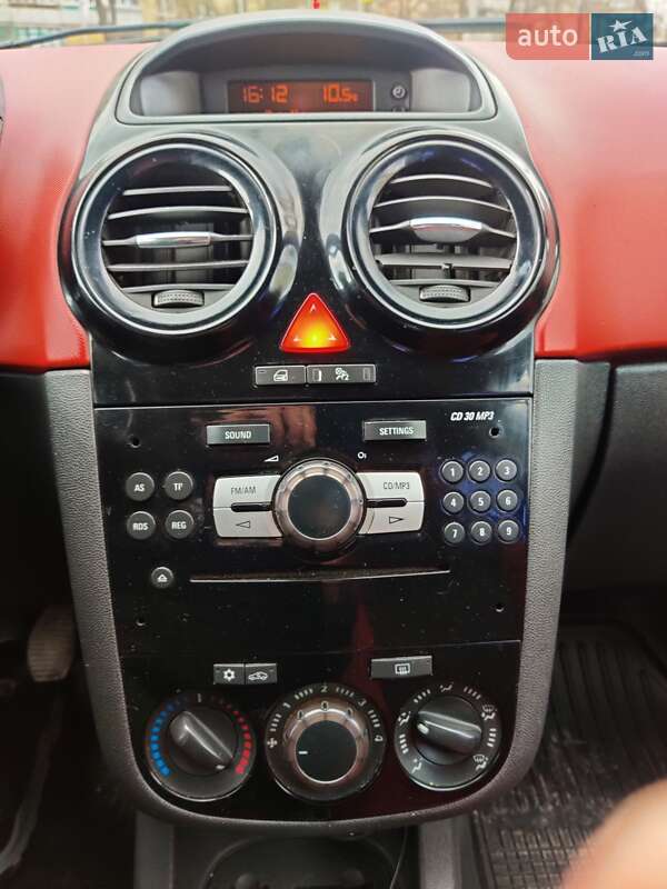 Хэтчбек Opel Corsa 2006 в Харькове
