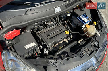 Хэтчбек Opel Corsa 2008 в 