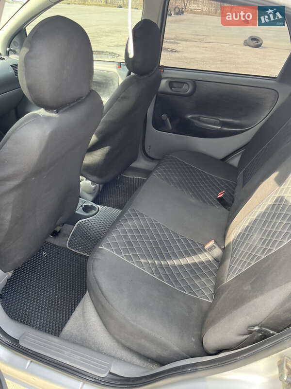 Хэтчбек Opel Corsa 2001 в Хмельницком