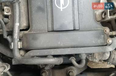 Хэтчбек Opel Corsa 2009 в 