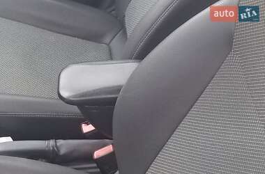 Хэтчбек Opel Corsa 2009 в 