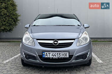 Хэтчбек Opel Corsa 2007 в 