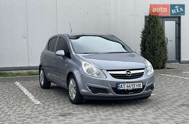 Хэтчбек Opel Corsa 2007 в 