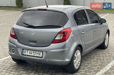 Хэтчбек Opel Corsa 2007 в 