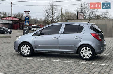 Хэтчбек Opel Corsa 2007 в 