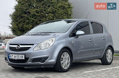 Хэтчбек Opel Corsa 2007 в 